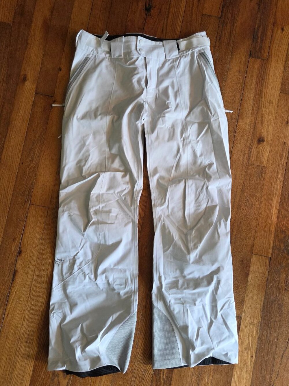 LIKE NEW Arc'teryx Women's Sentinel GORE-TEX Ski Pants - White - Size Medium